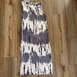 Elegant Black and White Tie-Dye Maxi Skirt
